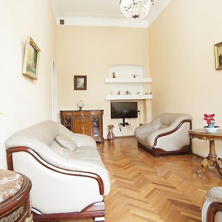Apartment In Purtseladze Street Tbilissi Extérieur photo