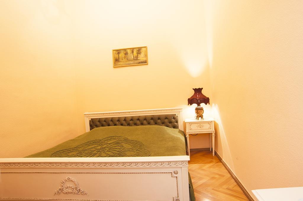 Apartment In Purtseladze Street Tbilissi Extérieur photo